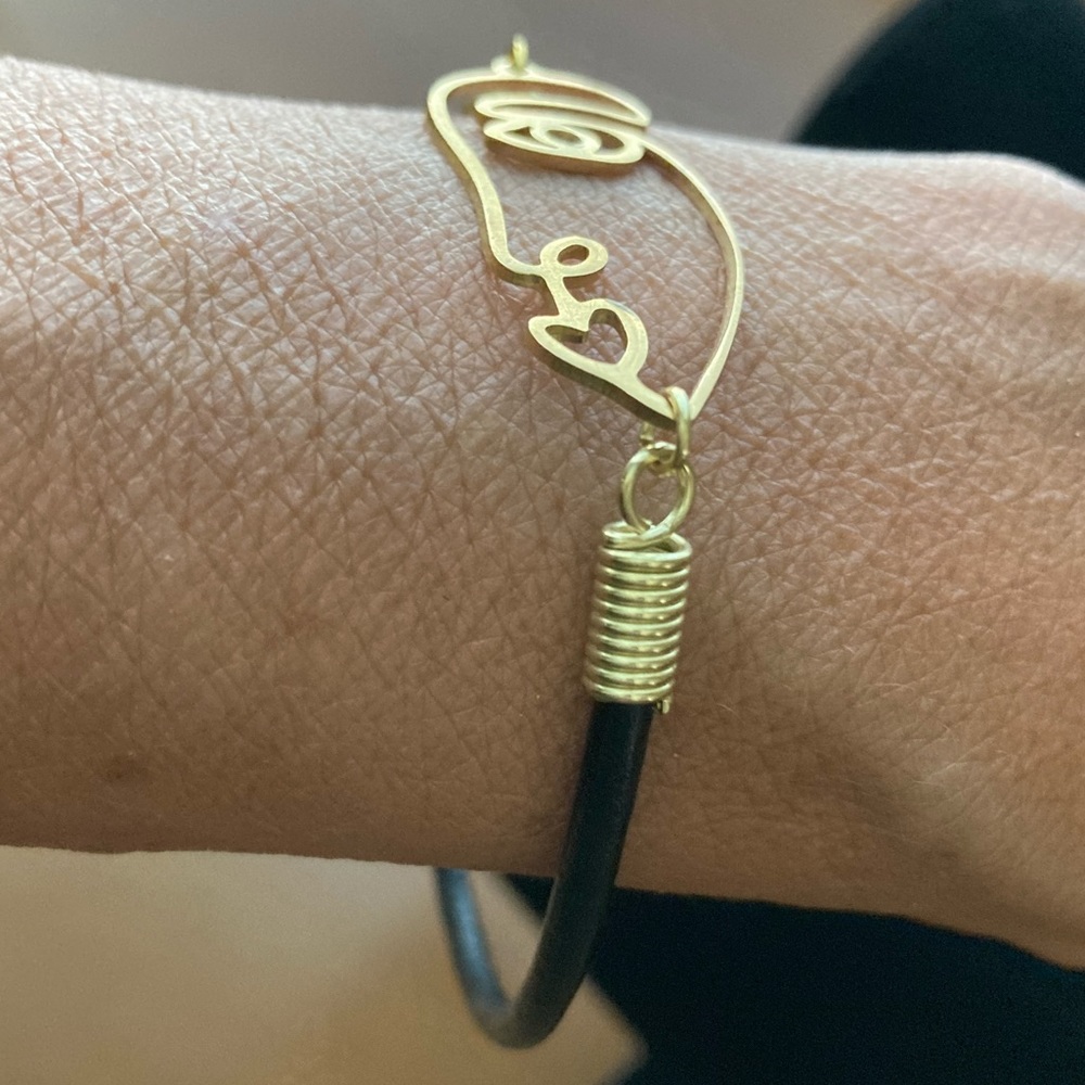 Abstract Face Pendant Bracelet with Leather Strap - Picture 7 of 12